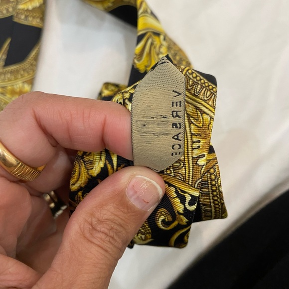 Versace tie - Picture 8 of 11